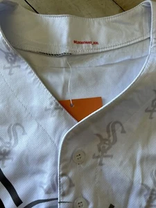 Adult White Sox Button Up - Picture 1 of 2