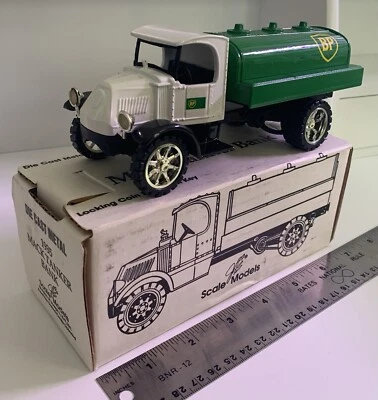 RARO PETROLERO MACK 1935 BP OIL DE COLECCIÓN - BANCO DE MONEDAS FUNDIDAS - ERTL # GJ-3014 - #1537 Foto 1 de 4