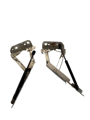 Jeep Commander Bonnet Hinge Front Left and Right Silver Genuine 3.0 Crd 2010 - Image 1 of 4