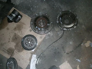 Schwungscheibe Schwungrad Kupplung  Nissan Micra K12 1.0 48kw Bj.2007 - Bild 1 von 1