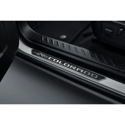 Chevrolet Colorado 2023 paquete de placa de umbral de puerta de acero inoxidable 84937996 OEM GM Foto 1 de 3