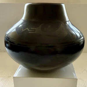 Adakai Navajo Signed Vintage Southwest Black Pottery Vessel Pot 7 x 6 in EUC - Picture 1 of 13