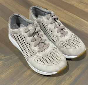 Dansko Charlie Fashion Sneaker Taupe taglia 38 US 8 comode ortopediche marrone neutro - Foto 1 di 11