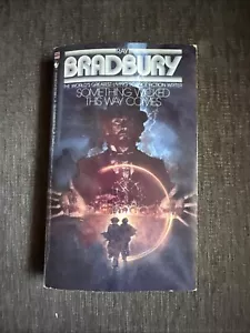 Something Wicked This Way Comes Ray Bradbury Bantam PB SciFi Horror VTG 1985 - Foto 1 di 16