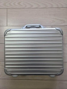 Maletín RIMOWA Aluminio Adjunto Plateado - Imagen 1 de 5
