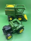 JOHN DEERE Toy Harvester Combine RC2 7&quot;, Tractor Lot 1:24 and smaller in lot