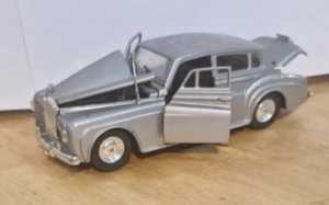 Polistil Rolls Royce Silver Cloud model. 1:30 scale. Good condition. - Picture 1 of 8