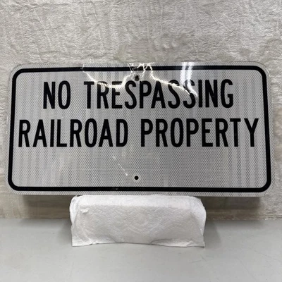 Letrero metálico de propiedad ferroviaria sin intrusión 12" X 24" buen estado Foto 1 de 2