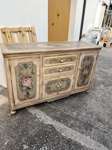 Credenza Tirolese Restaurata - Foto 1 di 8