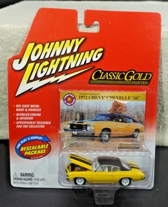 Johnny Lightning White Lightning Classic Gold 1972 Chevy Chevelle SS 1/64 - Picture 1 of 2