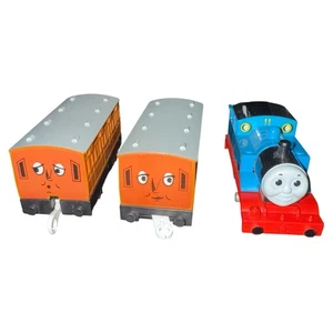 Thomas and Friends Rare 1992 TOMY Classic Thomas Red Chassis Clarabel and Annie - Picture 1 of 5