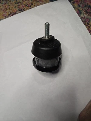 Transmission Mount  2009-17 Buick Enclave Chevrolet Traverse 2009-2016 GMC - Image 1 of 4