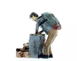 Sin hogar y hambrientos rumor a través de la basura escena detallada escala S TERMINADO - Imagen 1 de 1