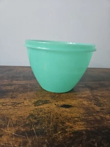 Vintage Tupperware 679-1 Jadeite Crisp It Lettuce Keeper Replacement Bowl No Lid - Picture 1 of 2