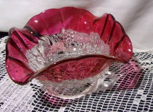 VINTAGE GLASS Embossed FRUIT FOOTED GLASS BOWL Cranberry RUFFLE Edge 11" wide - Picture 1 of 10