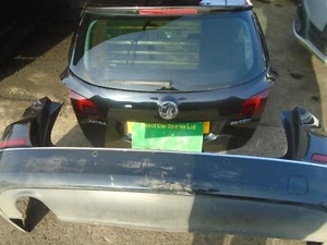 VAUXHALL ASTRA J ESTATE 10 TO 15 TAILGATE REAR BUMPER BLACK Z22C-COLLECT-LE671EU - Picture 1 of 11