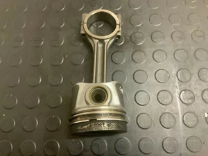 VW GOLF GTD MK7 AUDI CON ROD / PISTON 04L - Picture 1 of 8