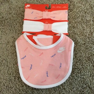 Nike Babero y Diadema O/S Talla Única Todo Algodón Blanco/Rosa Conjunto de 3 Piezas 0-6 Meses Foto 1 de 2
