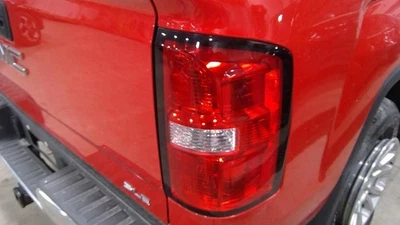 Passenger Tail Light Classic Style Pickup Fits 16-19 SIERRA 1500 PICKUP 933356 - Image 1 of 4