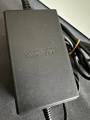 Alimentatore originale Nintendo per console Game cube - Immagine 1 di 4
