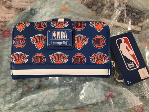 loungefly nba new york knicks zip around wallet Cover