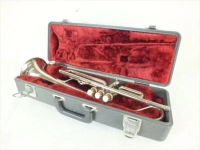 YAMAHA YTR-136 Trumpet silver Bb - Image 1 of 4