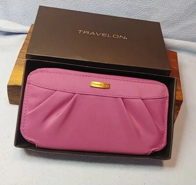 ¡Venta de mi propiedad! Nueva Cartera Travelon Bolso sin asas Color Ciruela 7.5" X 4" Nueva en caja Como Nueva Foto 1 de 4