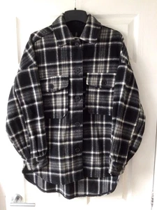 Ladies Winter Shirt Bershka Size 10 Oversized Long Sleeve Pockets Black White - Picture 1 of 7