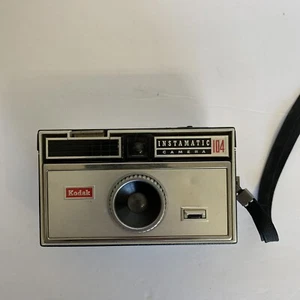 VTG 1960s Kodak Instamatic 104 Film Camera Untested - Picture 1 of 9