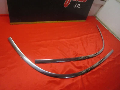 Chevrolet Impala 1959 1960 Belair Biscayne par de molduras de parabrisas inferior Foto 1 de 4