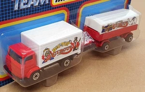 Matchbox escala 1/77 16099 - Dodge camión y remolque (Big Top Circus) rojo/blanco - Imagen 1 de 5