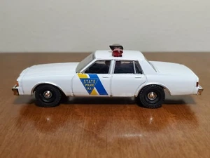 Personalizzata scala 1/64a New Jersey State Police anni '80 Chevrolet Caprice - Foto 1 di 8