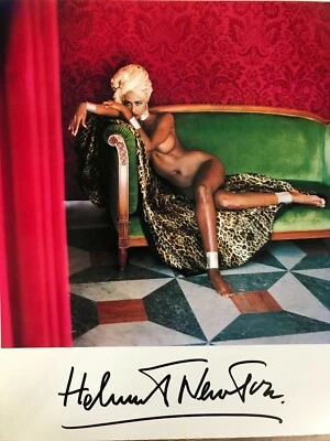 HELMUT NEWTON - NAKED AND DRESSED IN HOLLYWOOD - Photographs - Paperback - Image 1 of 4