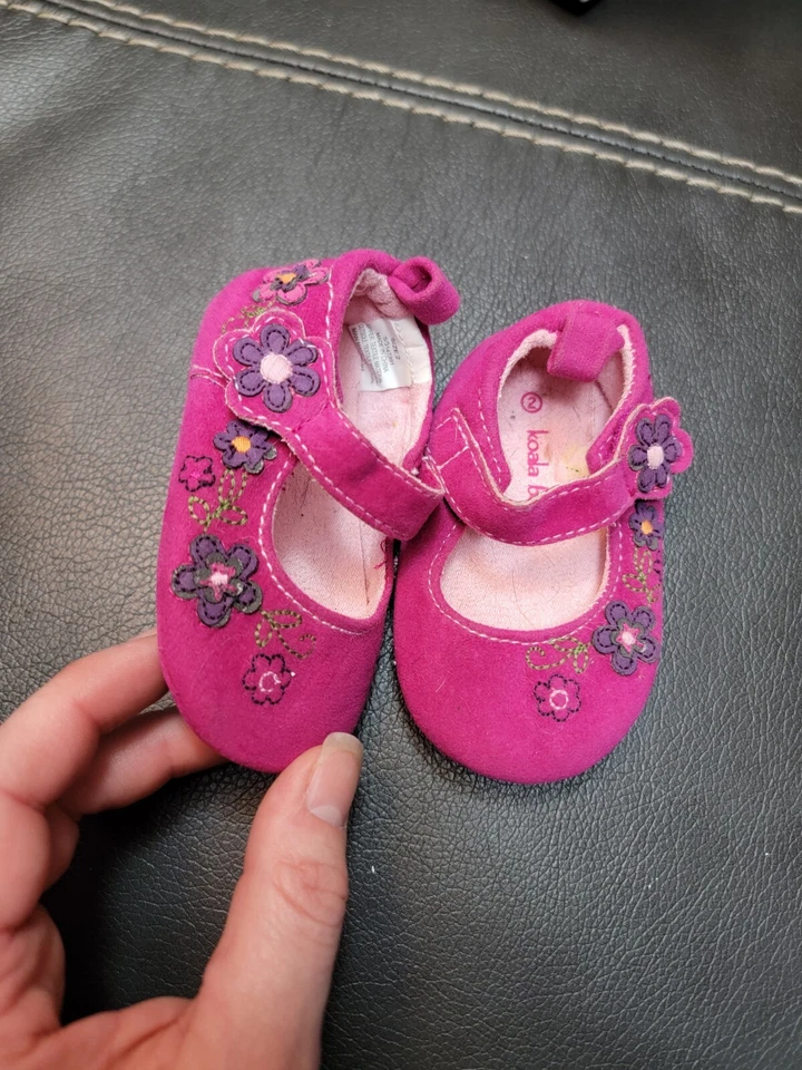 Koala rosa caliente bebé Mary Janes Foto 1 de 3