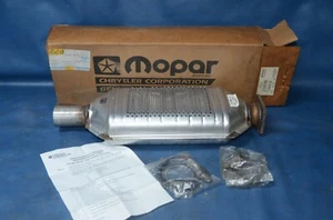NOS 1988-91 Eagle Premier Dodge Monaco Catalytic Converter 32003081 C3905900 OEM - Picture 1 of 15
