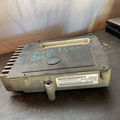 Módulo de control de transmisión Dodge Ram 1500 2002-2004 4,7 TCM P56028585AC Foto 1 de 4
