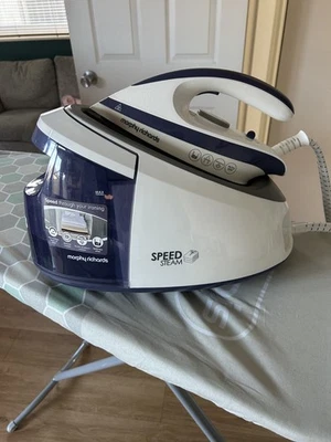 Morphy Richards 333202 Speed Steam Iron Non-Stick Ceramic Soleplate - Used - Image 1 of 4