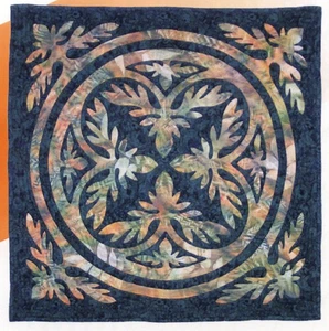 Woodland Lei Hawaiian Wall Quilt And Quilt Block Pattern Pacific Rim Quilt Co - Bild 1 von 3