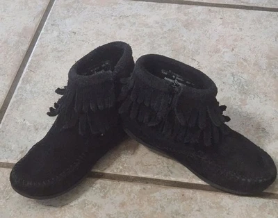 Minnetonka Girls Double Fringe Side Zip Suede Moccasin Ankle Boots Black Size 10 - Image 1 of 4