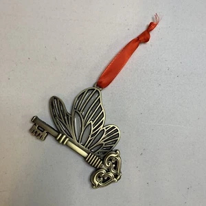 New WIZARDING TRUNK Harry Potter FLYING KEY Metal + Enamel Heavy Ornament Decor - Picture 1 of 7