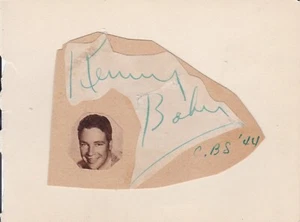 Kenny Baker - American singer & actor - RARE VINTAGE SIGNED AUTOGRAPH BOOK PAGE - Picture 1 of 2