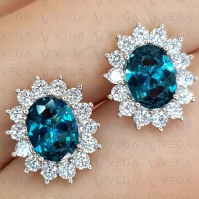 Par de pendientes de topacio natural y diamantes de corte ovalado de 4,90 quilates enchapados en oro blanco de 18 k Foto 1 de 4