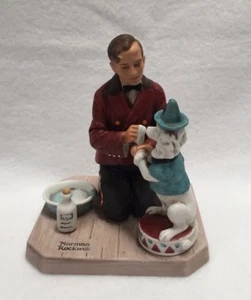 Vintage Norman Rockwell 1981 "While The Audience Waits" Porcelain Figurine Dog - Picture 1 of 9