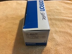 original photoelectric sensor E3V3-R81 (NEW) - Picture 1 of 4