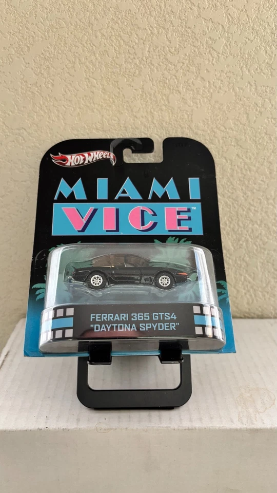 Hot Wheels Miami Vice Ferrari 365 GTS4 Daytona Spyder Retro Entertainment L85 - Image 1 of 1