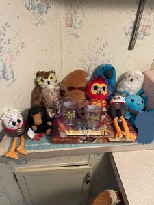 ¡Lote de peluches de Harry Potter y juego de mesa y tazas! Malvavisco Niffler Owl y más - Imagen 1 de 10