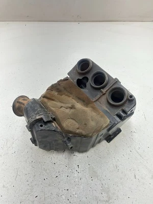 06 2006 Triumph Tiger 955i OEM Airbox Air Box Filter Air Boot Lid Intake READ — 第 1/4 张图片