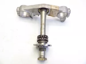 Suzuki GSX R 1300 Hayabusa 1998-2007 Fork Bridge Bottom (Steering stem) 201492021 - Picture 1 of 3