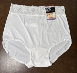 NWT Bali Skimp Skamp Brief Panty Size M / 6 Underwear White w/ 2" Wide Lace - Picture 1 of 15