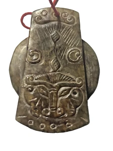 RARE VEINED AND RUSSET CALEDON JADE PENDANT, SHANG DYNASTY CHINA, 1600-1046BC. - Picture 1 of 9